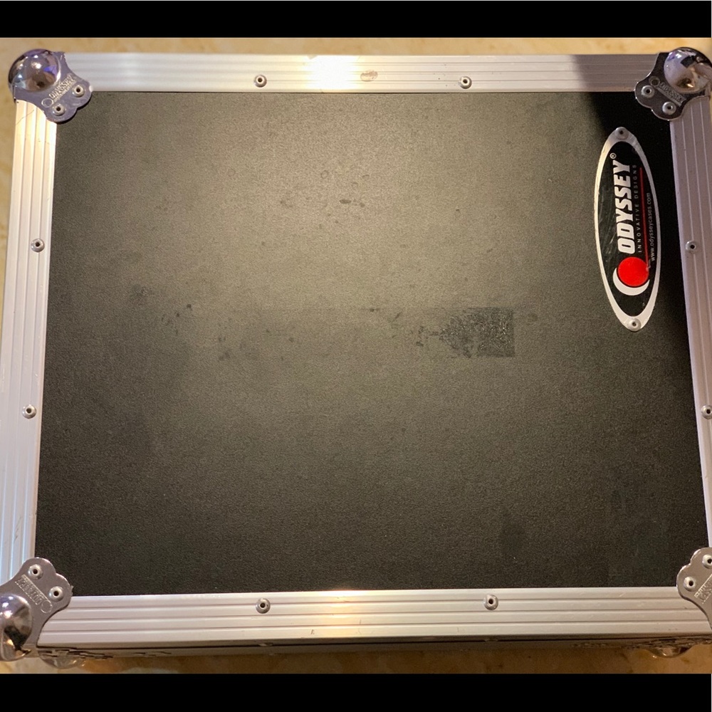 VCI-300 with road case and EFX changer